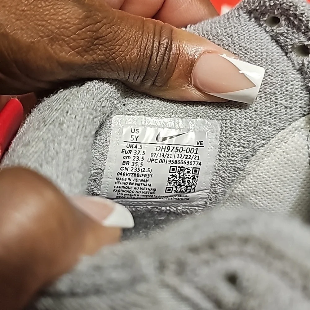 Nike Dunk High SE GS “Athletic Club”- Size: 5Y / 6.5 for Women. - Picture 5 of 6